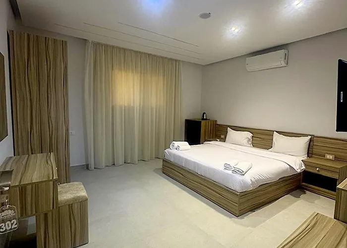 Maya Mia Boutique 3*